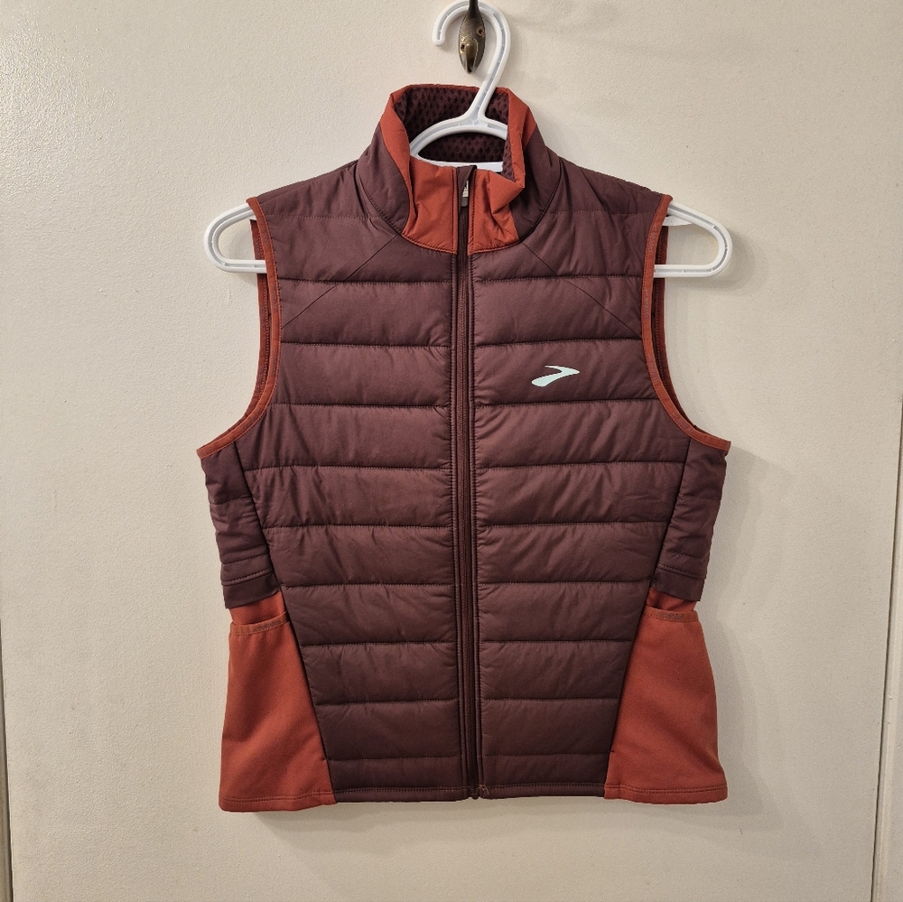NEW Brooks Running Vest Women's Small Sleeveless Shelter Technology